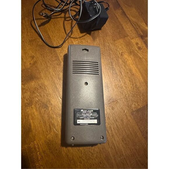 Vintage Midland Ready Rescue Model 77-909 40-Channel Emergency 2-Way CB Radio - Picture 4 of 8